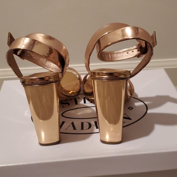 Steve Madden Rose Gold Heel - Picture 2 of 5